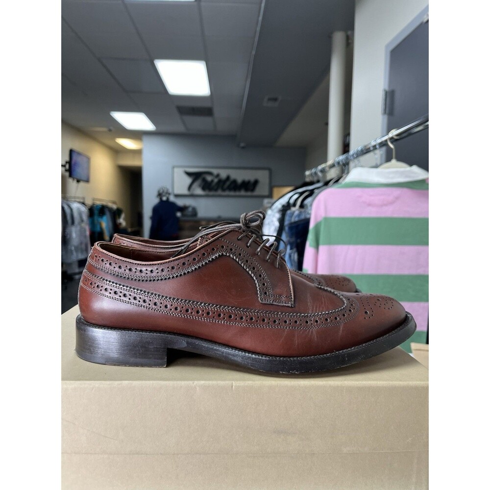 MENS 895 BURBERRY ENGLAND 41, 8.5 US LONG WING TIP BROWN LEATHER ITALY
